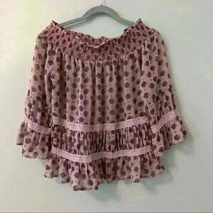 Eyeshadow off the shoulder 3/4 bell sleeve blouse - size M Medium